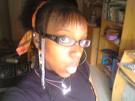 mwen en  mode tire la langue 